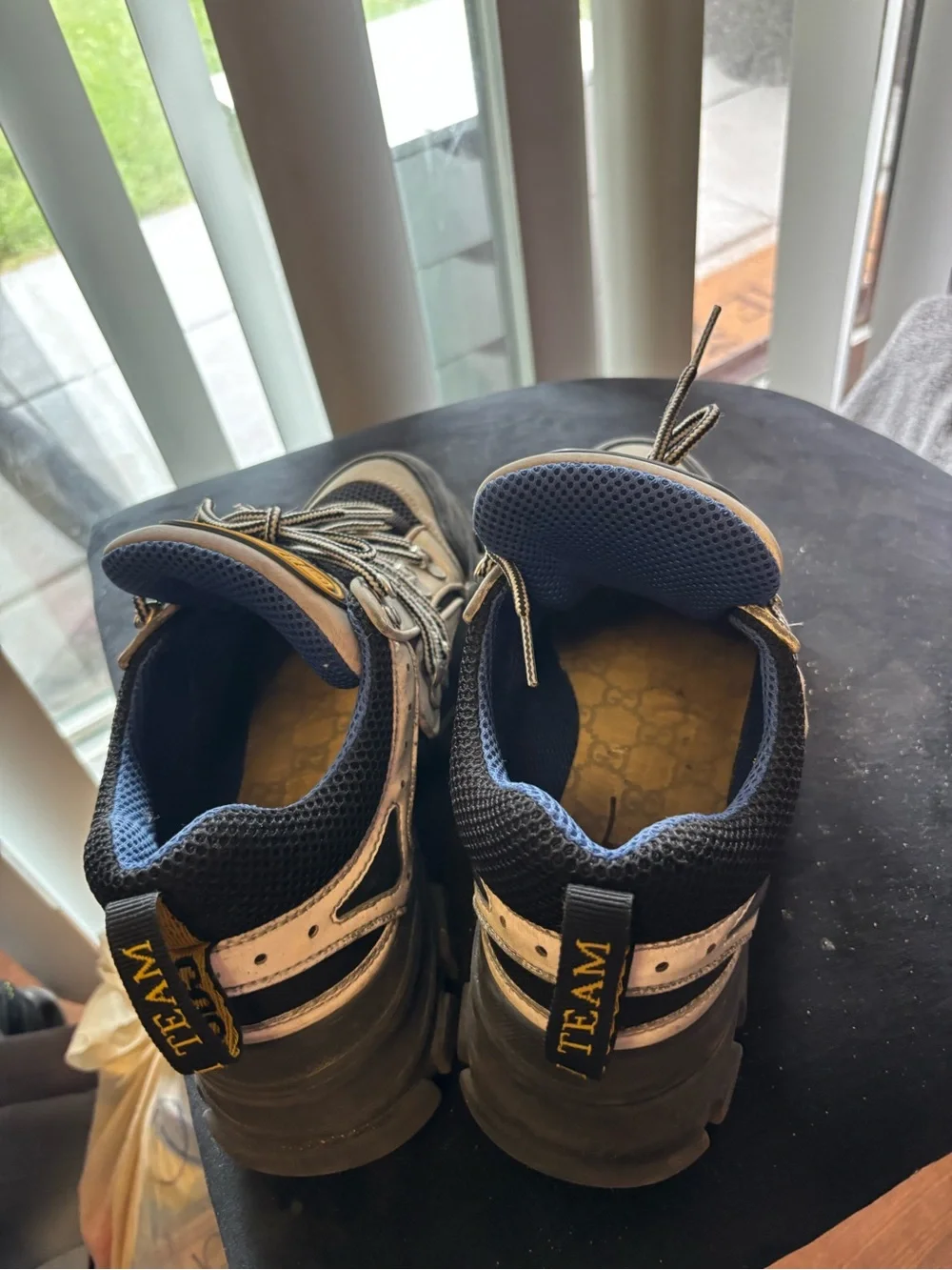 Authentic Men Gucci sneakers size 7